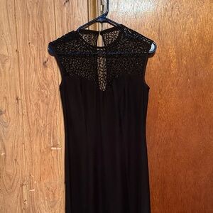 Sleeveless Black Midi Dress with Lace Yoke